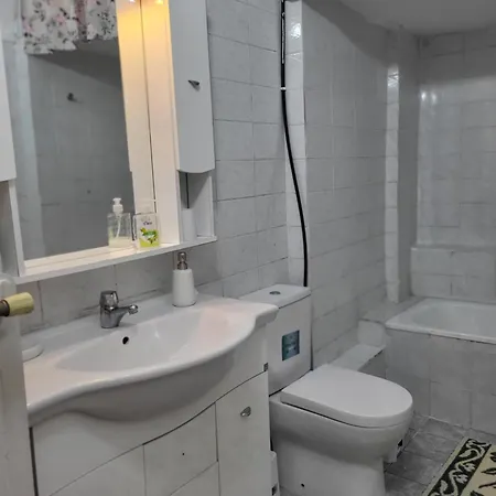 Center Apartment *